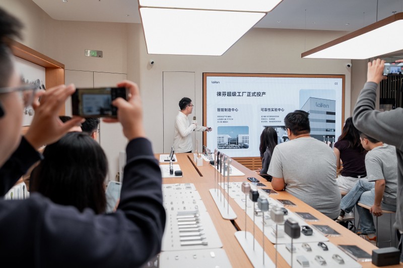 徕芬深圳首店开业 超级工厂加持下的线下扩张野心